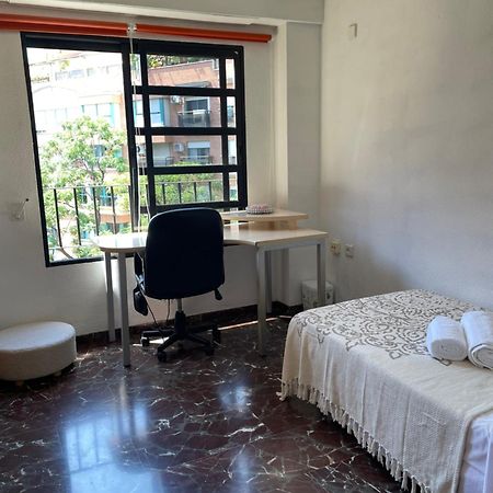 شقة Habitacion Cerca Del Centro De فالنسيا المظهر الخارجي الصورة